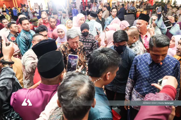 Jubli Perak Pemerintahan: Sultan hadir Jamuan Teh Diraja bersama lebih 3,000 tetamu