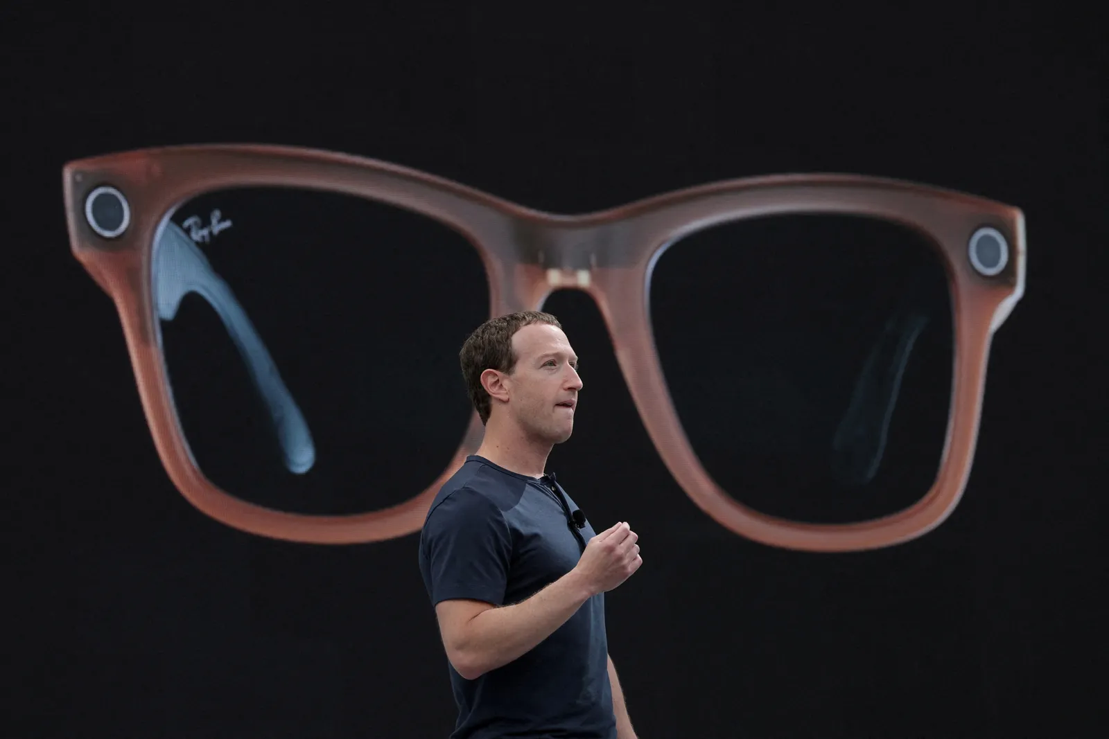 Dutch eyewear chain halts sale of Meta glasses, citing privacy concerns