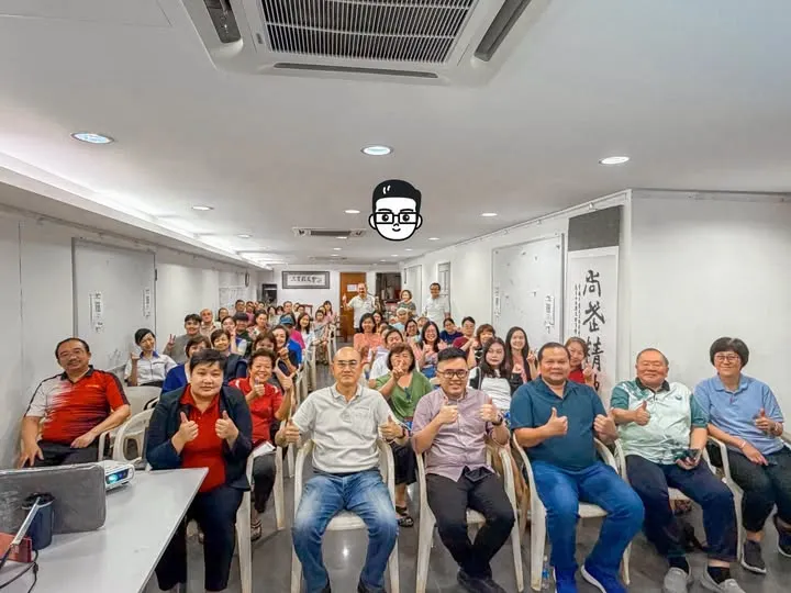 学AI不分年龄!万挠近80人参与工作坊