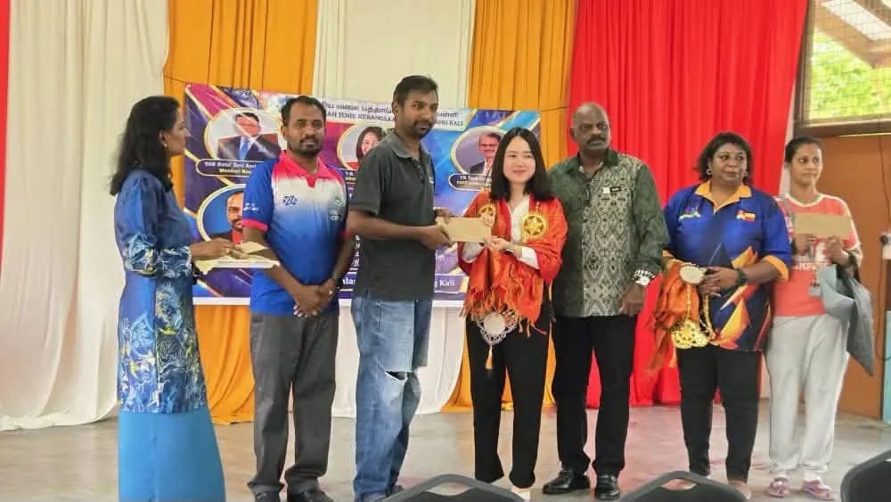 Over 70 families in Hulu Selangor get school bus fare aid