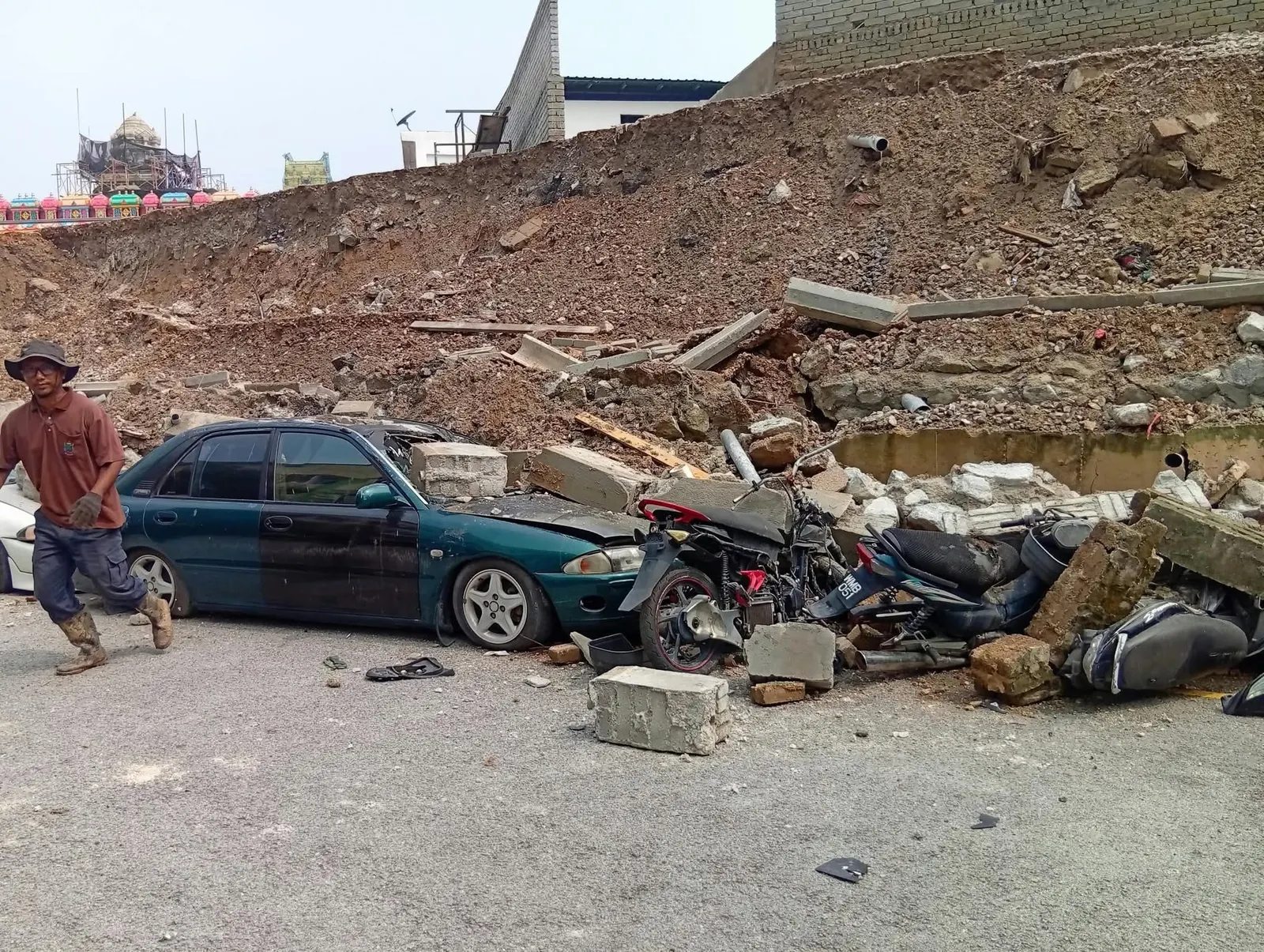 Tanah runtuh Jalan Nilam: Kawasan ditutup sementara tunggu laporan MPKj